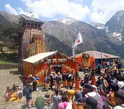 भक्तों के लिए खुले द्वितीय केदार मद्महेश्वर के कपाट