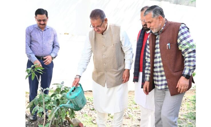 मंत्री गणेश जोशी ने अपने शासकीय आवास पर किया पौधरोपण