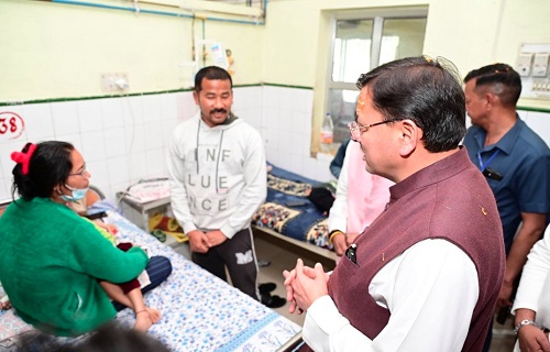 मुख्यमंत्री धामी ने जिला चिकित्सालय पिथौरागढ़ का किया औचक निरीक्षण