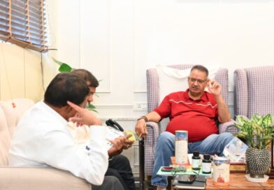 मंत्री गणेश जोशी ने कृषि एवं उद्यान विभाग के अधिकारियों के साथ की बैठक