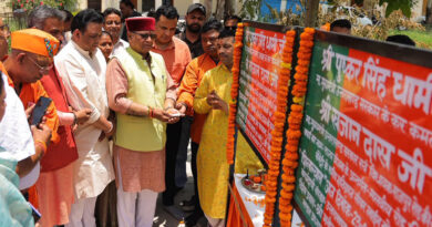 समाज कल्याण मंत्री एवं क्षेत्रीय विधायक खजानदास ने विभिन्न स्थानों पर क्षतिग्रस्त सीवर लाइनों के पुनर्निर्माण कार्यों का भूमि पूजन किया