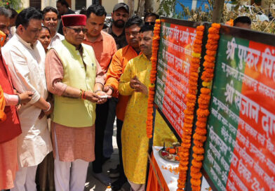 समाज कल्याण मंत्री एवं क्षेत्रीय विधायक खजानदास ने विभिन्न स्थानों पर क्षतिग्रस्त सीवर लाइनों के पुनर्निर्माण कार्यों का भूमि पूजन किया
