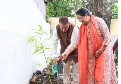 हरेला पर्व पर कृषि मंत्री गणेश जोशी ने किया फलदार पौधों का रोपण, दिया पर्यावरण संरक्षण का संदेश