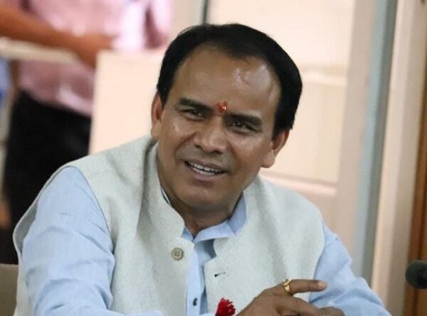 निदेशालय स्तर पर भी होगा,बीमार शिक्षकों का स्वास्थ्य परीक्षणः रावत