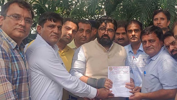 अध्यापकों ने राज्यसभा सांसद के समक्ष रखीं मांगें