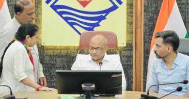 समाधान दिवस में 145 से अधिक फरियादियों की सुनी समस्याएं, लंबित शिकायतों पर आयुक्त सख्त