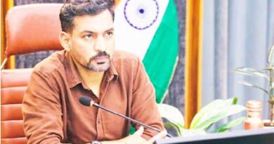 जर्जर भवनों का होगा सर्वे, डीएम ने अधिकारियों को दिए सख्त निर्देश