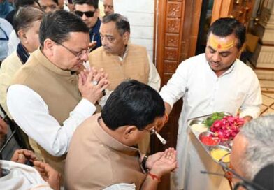 नितिन नवीन व धामी ने महालक्ष्मी अष्टभुजा मंदिर में की पूजा-अर्चना