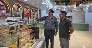 आयुक्त विनय शंकर पांडेय के निर्देशों पर FDA की बड़ी कार्रवाई, कोर्ट कैंटीन से ढाबों तक छापेमारी, कई प्रतिष्ठानों को नोटिस