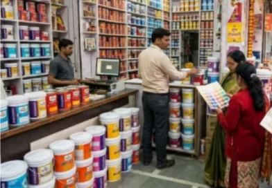 दिवाली से पहले घरों की दीवारों को नए रंगों देने में जुटे लोग